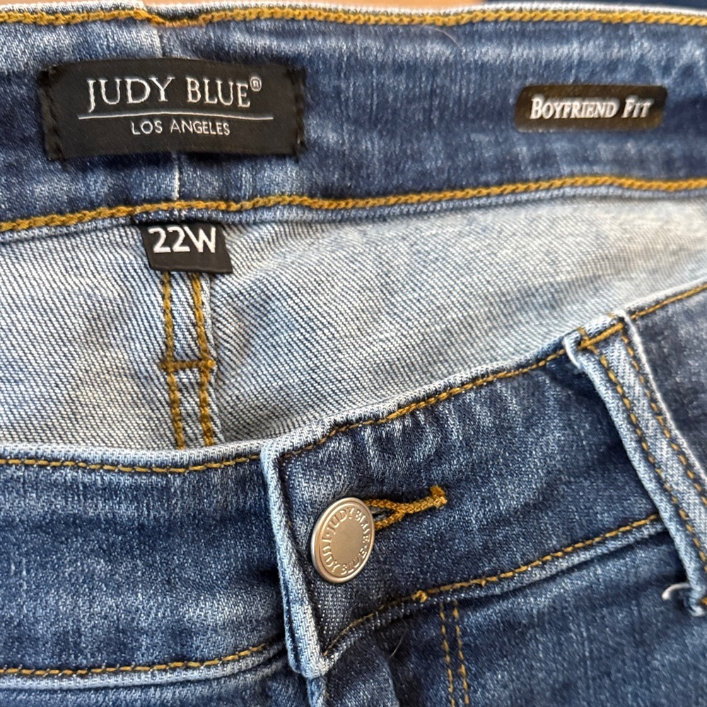 Judy Blue Boyfriend Fit Jeans - Classic Blue
